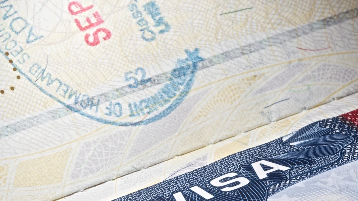 Trump quer manter taxa alta para vistos de trabalho
