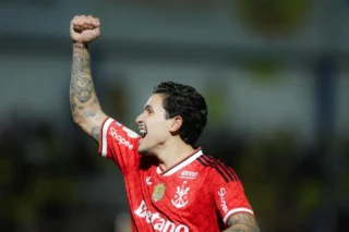 Pedro lidera ataque do Flamengo contra Cruzeiro
