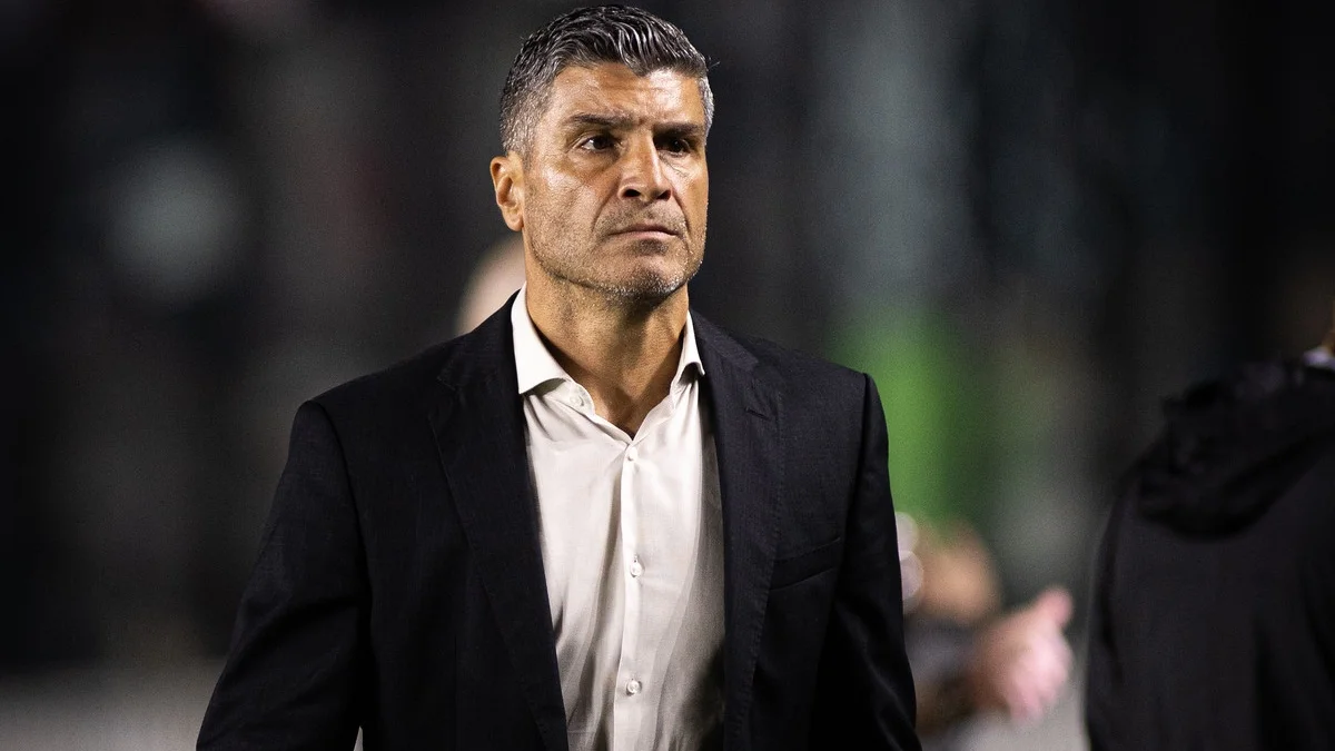 Vasco terá três desfalques importantes contra Olimpia