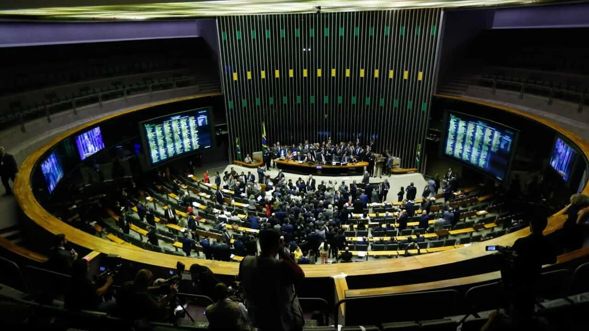 Mais deputados tentam reeleição desde 2018