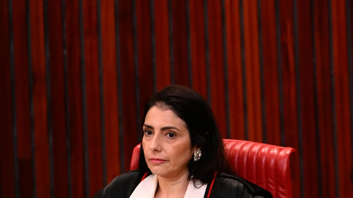 Ministra do TSE pede mais tempo para analisar suspensão de pesquisa AtlasIntel