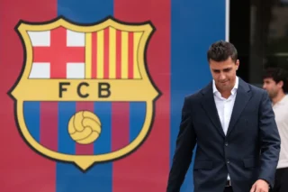 Barcelona busca terceiro título consecutivo no Espanhol contra o Elche