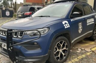 Suspeito invade casa após homem sair e é preso após mulher fugir