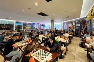 Torneio de Xadrez Oficial Reúne Jogadores em Curitiba