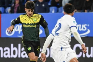 Técnicos brigam após empate entre Vélez e Defensa y Justicia