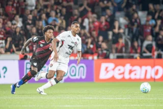 Athletico-PR e Vitória abrem as oitavas da Copa do Brasil