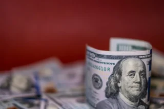 Dólar Sobe e Bolsa Cai Com Medo de Nova Alta nos Juros dos EUA