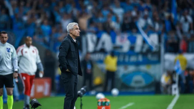 Grêmio vence Internacional com grande atuação da defesa e destaque para Krovinović