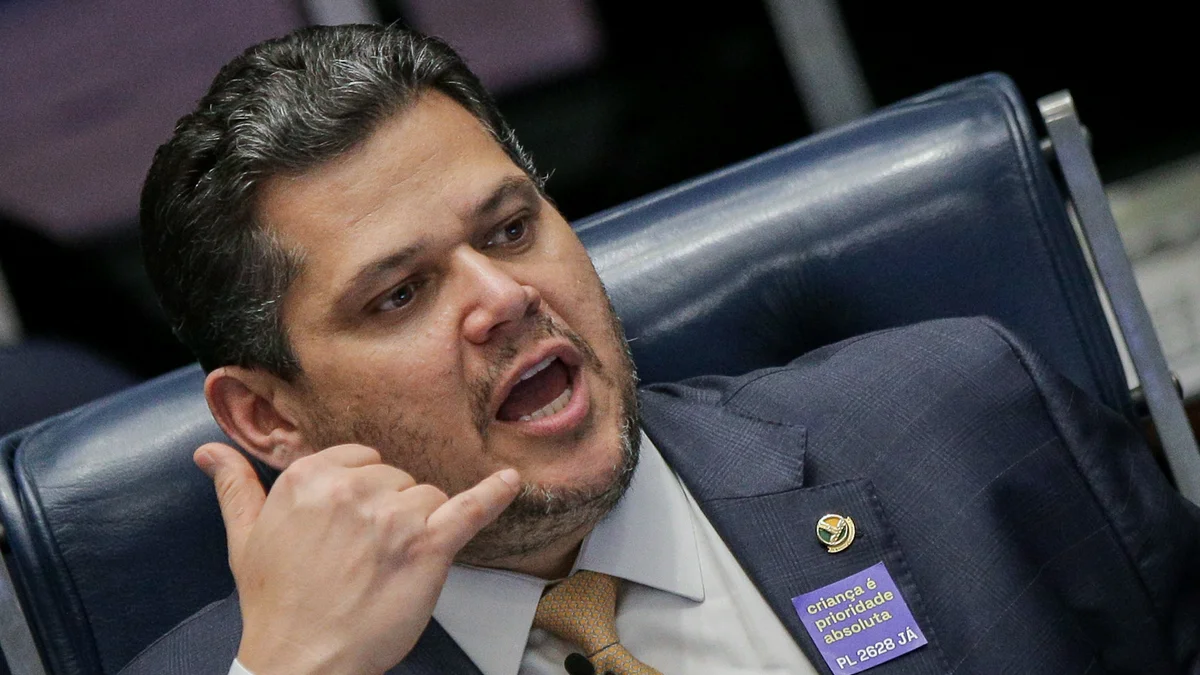 Alcolumbre critica Viana e diz que ataques são para ganhar curtidas