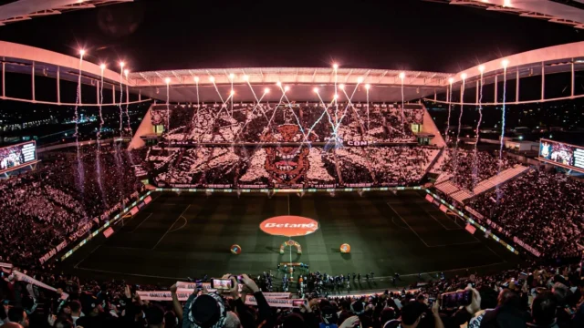 Corinthians amplia público para duelo contra Estudiantes