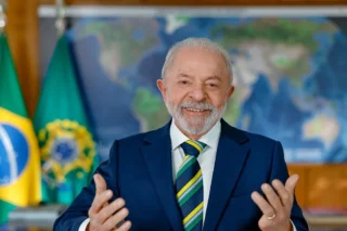 Lula fala sobre Pix e compara com Flávio nas redes sociais