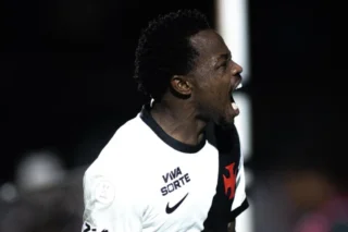 Vasco garante vaga na semifinal da Copa do Brasil