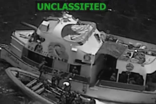 EUA Afundam Navio de Gangue Equatoriana no Pacífico