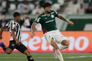 Barboza critica torcida do Botafogo após vaias no Nilton Santos