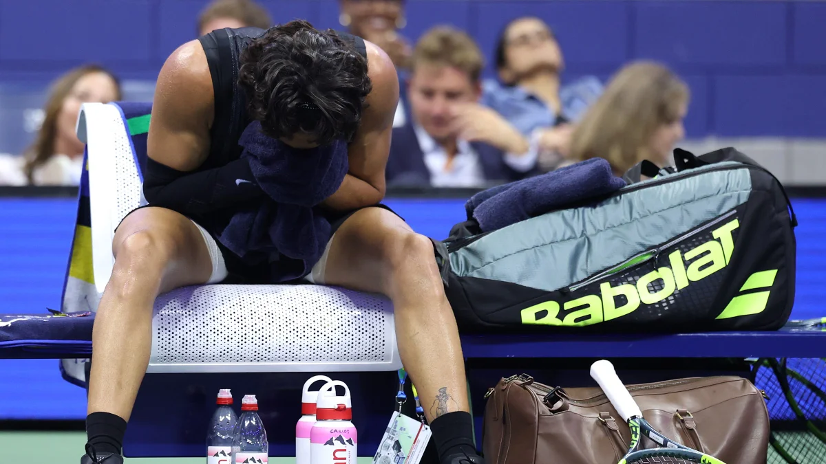 Alcaraz desiste após mal-estar e perde jogo longo no US Open