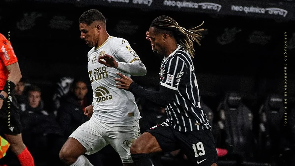 Marcinho marca duas vezes e Chapecoense vira contra Corinthians em São Paulo