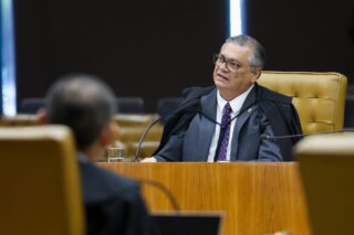 Dino reconduz diretor da PF e enfrenta Mendonça