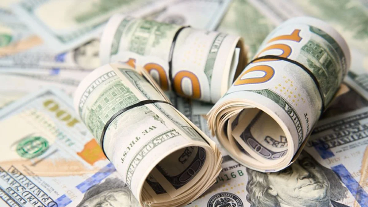 Dólar sobe com tensão mundial e preço do petróleo acima de US$ 92