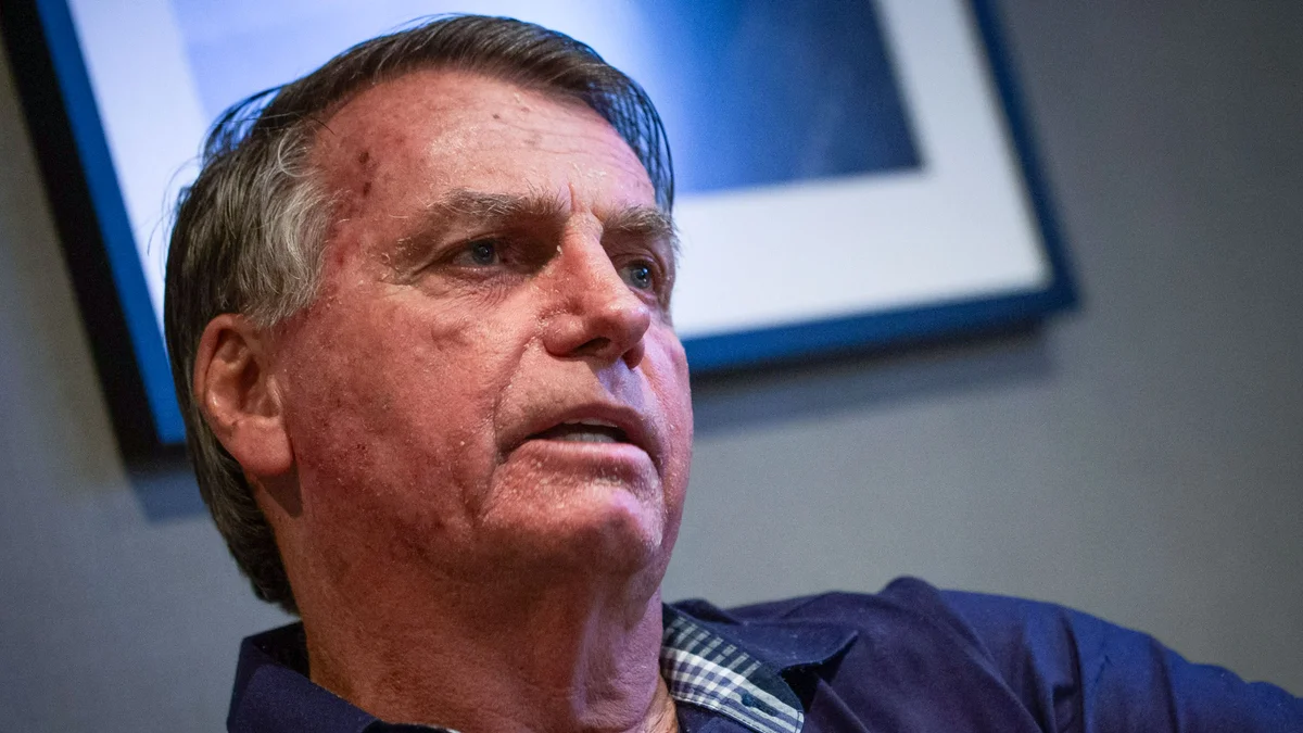 STM avança em processo para retirar patente de Bolsonaro