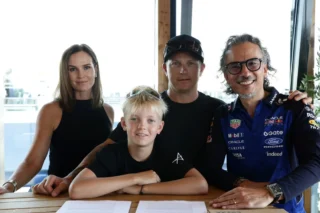 Filho de Kimi Raikkonen entra no programa de jovens pilotos da Red Bull