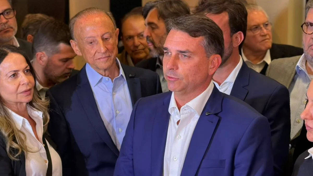 Medo de ações do STF e PF cresce entre aliados de Flávio Bolsonaro