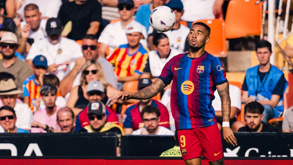 Gabriel Jesus brilha e Barcelona vence o Valencia com goleada