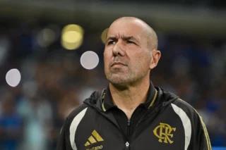 Leonardo Jardim mantém calma com Flamengo na liderança