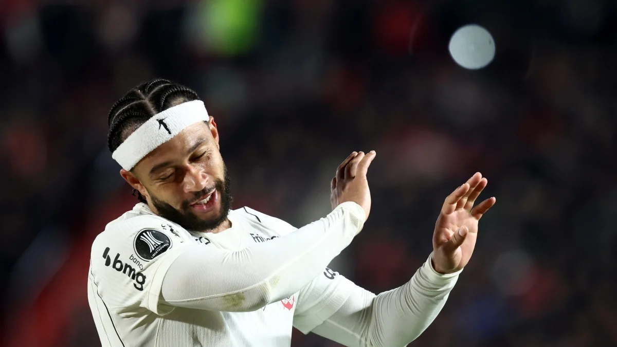 Corinthians promete defesa firme para Depay na Conmebol