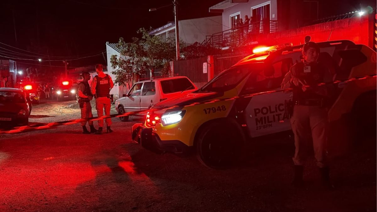 Grávida de 7 meses sofre agressão e suspeito morre após confronto com policiais em Curitiba