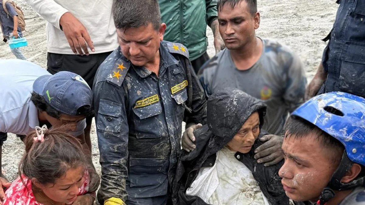 Resgatados vivos 10 dias após deslizamentos no Nepal