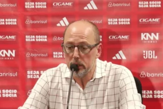 Presidente do Internacional pede desculpas após eliminação na Copa do Brasil
