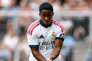 Endrick não joga contra o Betis e fará estreia na Champions