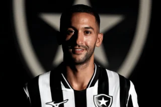 Ziyech chega ao Botafogo e será apresentado antes do jogo do Brasileirão