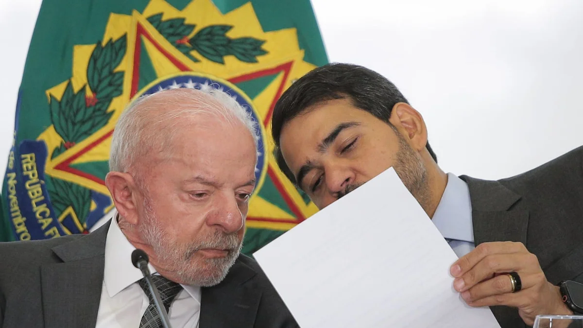 Lula recebe Jorge Messias após afastamento do chefe da PF