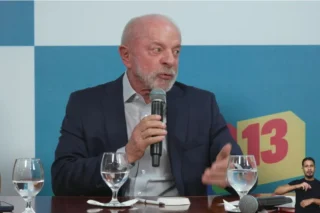 Lula pede mais apoio nas redes sociais antes das eleições