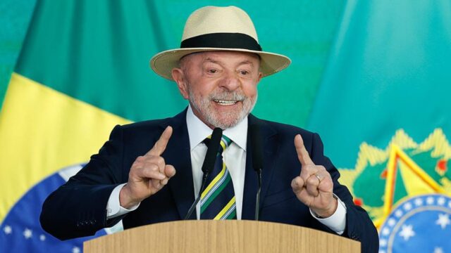 Lula afirma que cargo público não deve ser usado para benefício pessoal