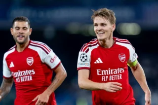 Arsenal vence Napoli na estreia da Champions na Itália