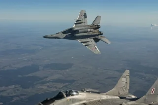Caças da Otan derrubam drone que violou espaço aéreo da Lituânia