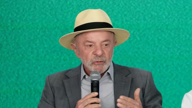 Lula destaca fim da fila do INSS e critica entrevista no JN