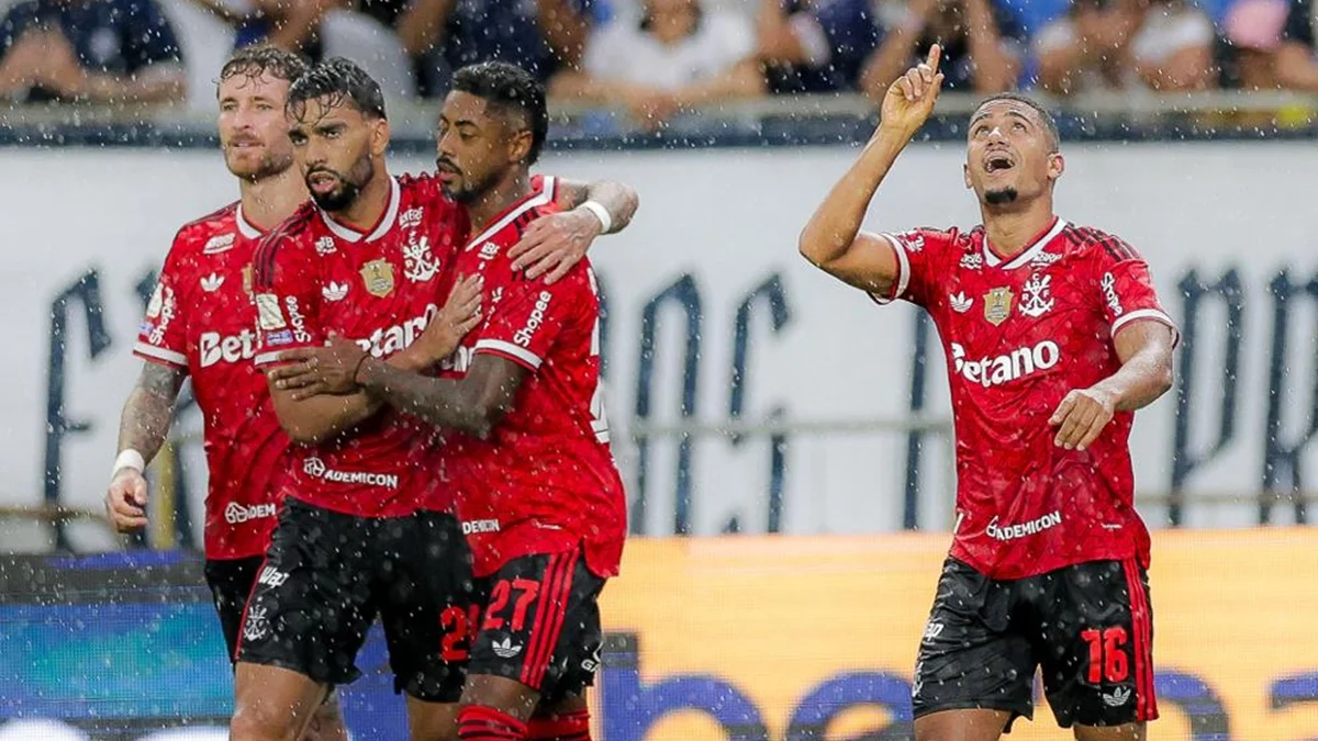 Flamengo assume liderança do Brasileirão após vitória sobre Remo