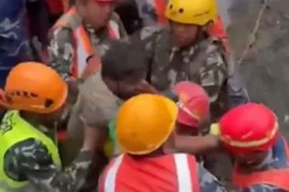 Nepal resgata duas pessoas vivas após nove dias em túnel