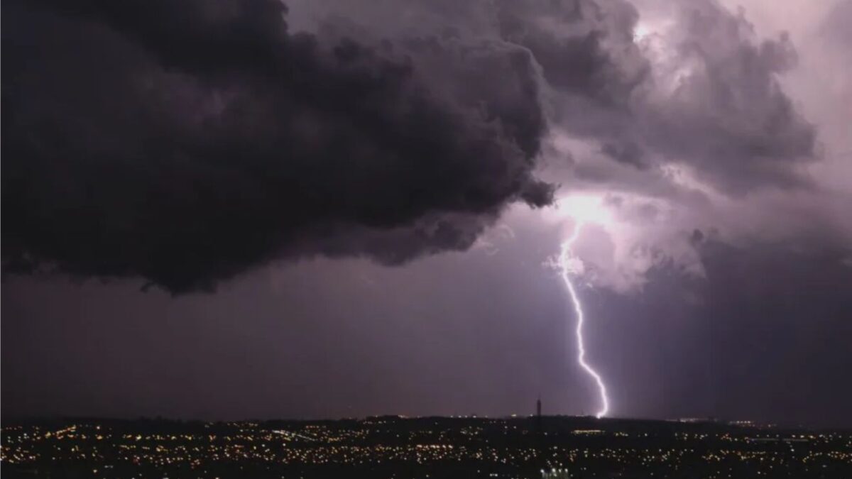 Regiões do Paraná em alerta por forte tempestade