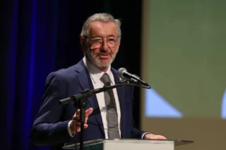 Ministros de Lula viajam aos EUA para negociar tarifas com governo Trump