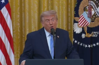 Baixa aprovação de Donald Trump atinge novo recorde