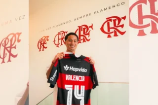 Flamengo confirma chegada de Anthony Valencia