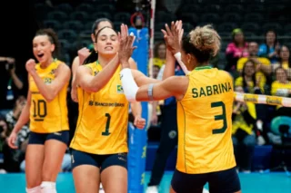 Brasil vence Venezuela e inicia Sul-Americano de Vôlei com vitória