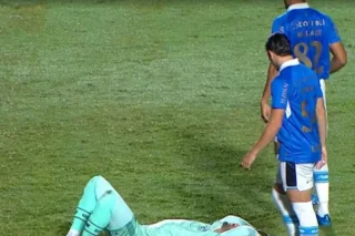Weverton sente mal antes de jogo entre Vitória e Grêmio